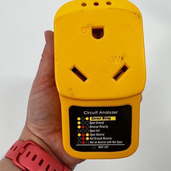 GOYSOY RV Surge Protector Model: 55310-30-AMP Yellow - Picture 1 of 8